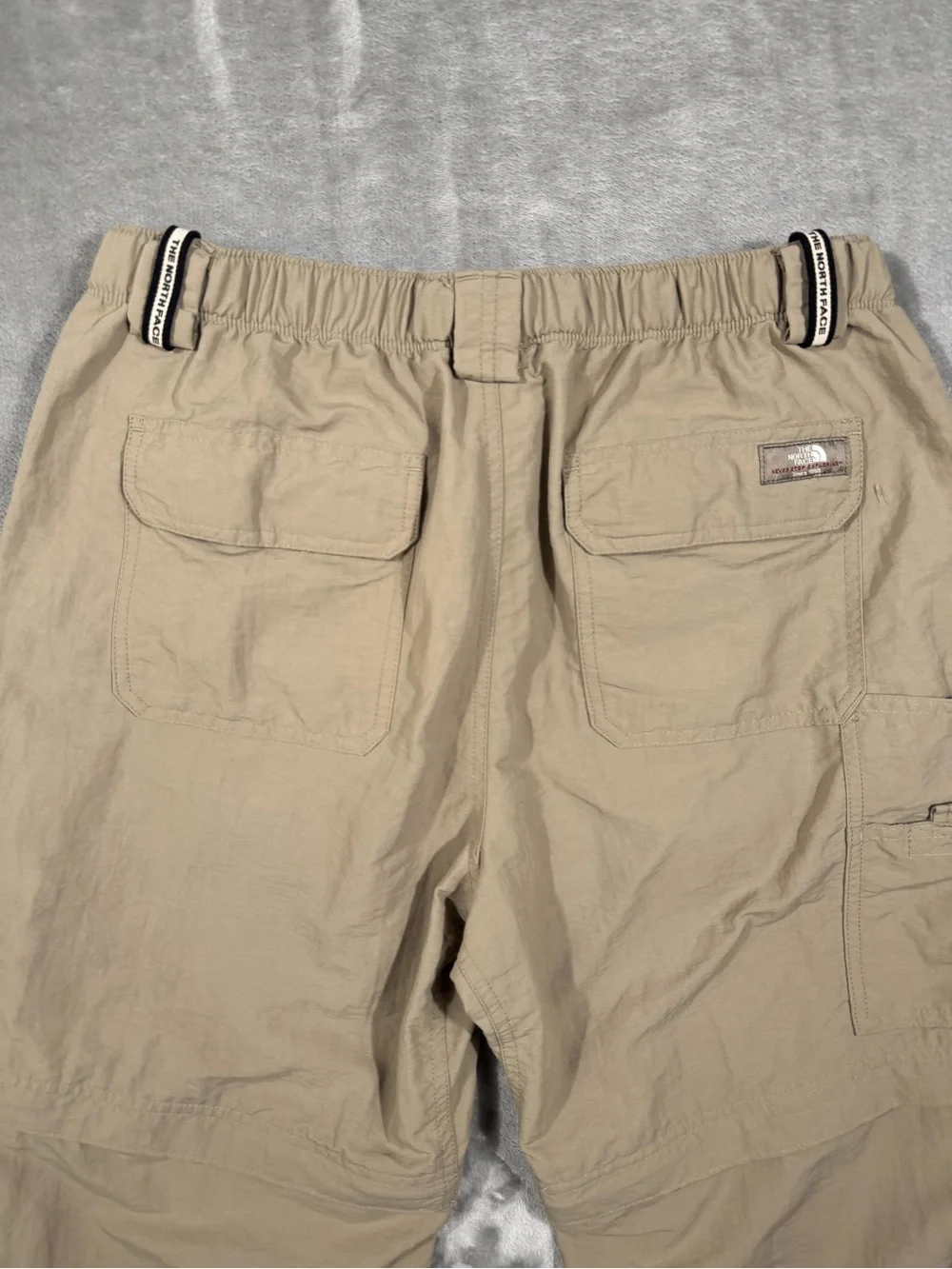 The North Face Paramount Convertible Cargo Pants Mens M Short Tan Hiking Outdoor
